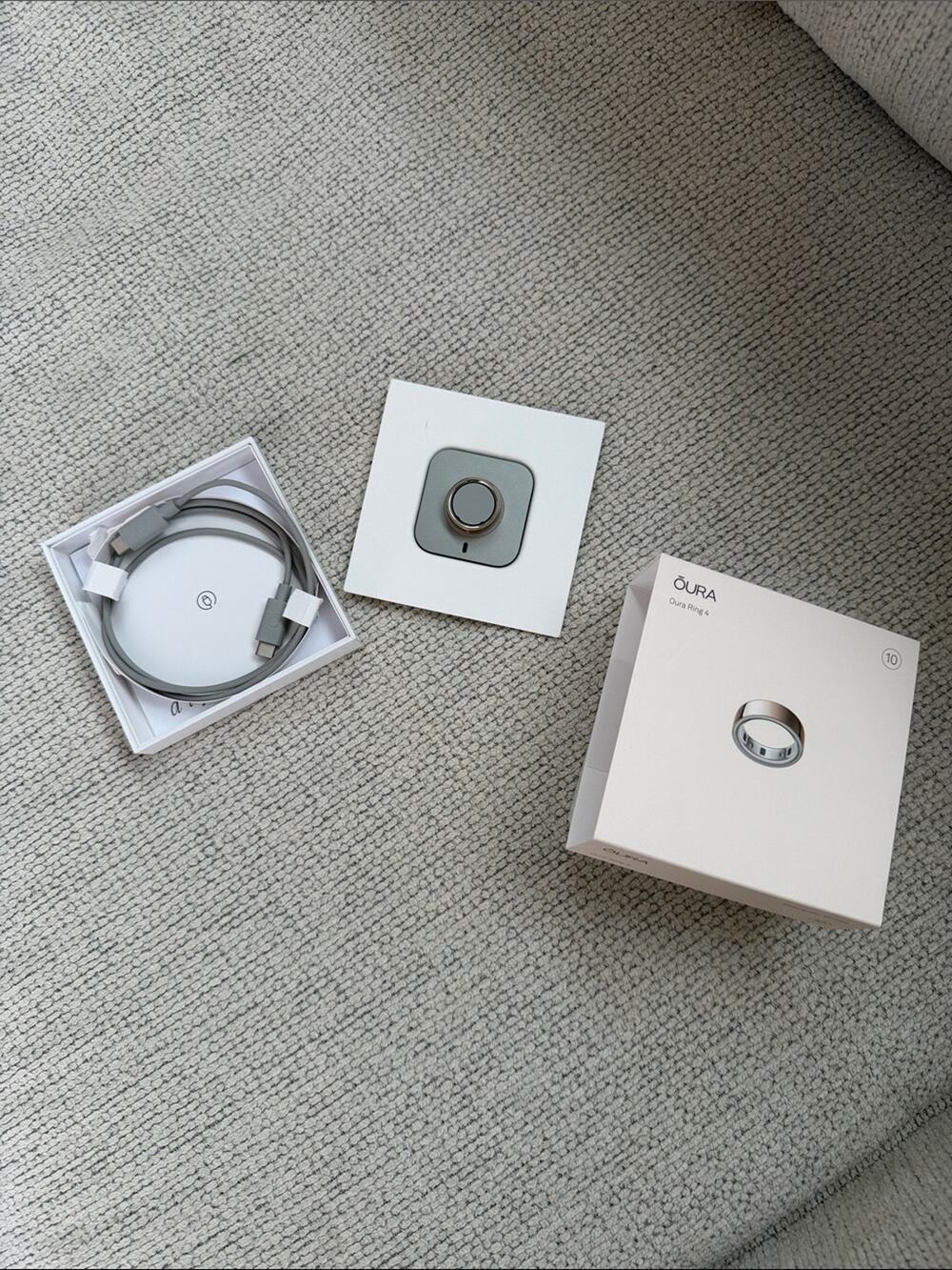 OURA RING 4 Rose Gold Size 10 Smart Ring Charging Bundle with and Gray Cable